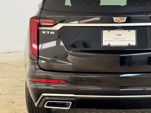 New 2025 Cadillac XT6 Luxury image 10