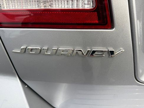 Used 2020 Dodge Journey Crossroad image 4