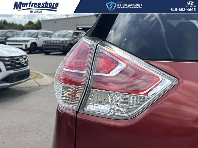 Used 2015 Nissan Rogue SV w/ SV Premium Package FWD image 10