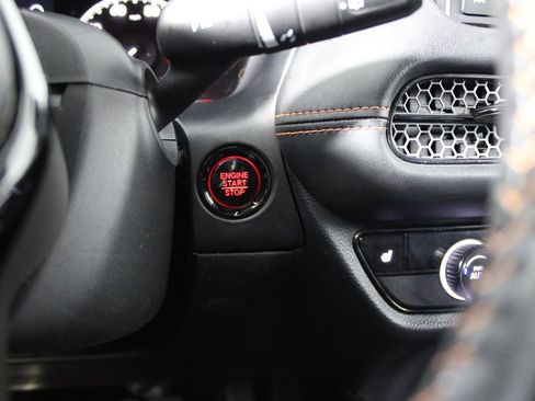 Used 2025 Honda HR-V Sport image 16