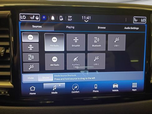 Used 2023 Chrysler Pacifica Touring-L FWD image 25