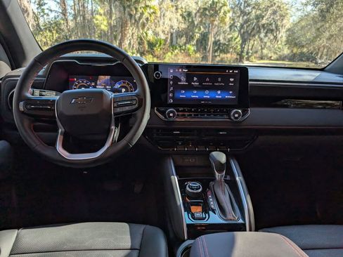 Used 2025 Chevrolet Colorado Z71 w/ Technology Package image 15