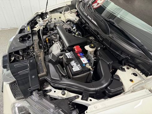 Used 2016 Nissan Rogue SV AWD/4WD image 25