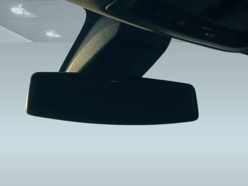 Used 2021 Chevrolet Tahoe Z71 image 17