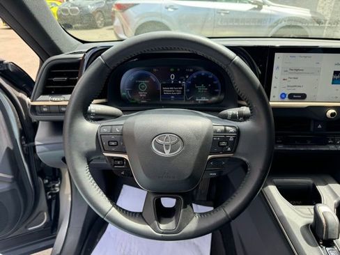 Used 2023 Toyota Crown AWD/4WD image 10