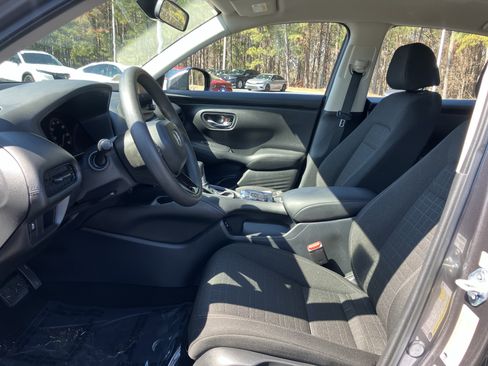 Certified 2025 Honda HR-V LX image 16