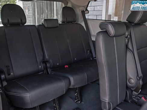 Used 2016 Toyota Sienna SE FWD image 22
