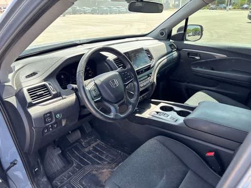 Certified 2024 Honda Ridgeline Sport image 9