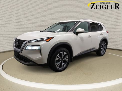 Used 2023 Nissan Rogue SV w/ SV Premium B Package AWD/4WD image 1
