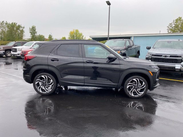 Used 2025 Chevrolet TrailBlazer RS w/ Convenience Package AWD/4WD image 25
