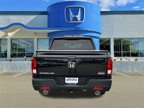 Used 2023 Honda Ridgeline Sport image 3