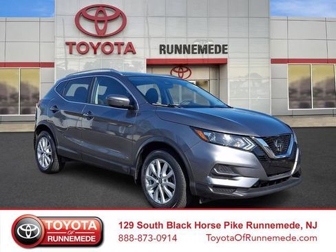 Used 2020 Nissan Rogue Sport SV image 1