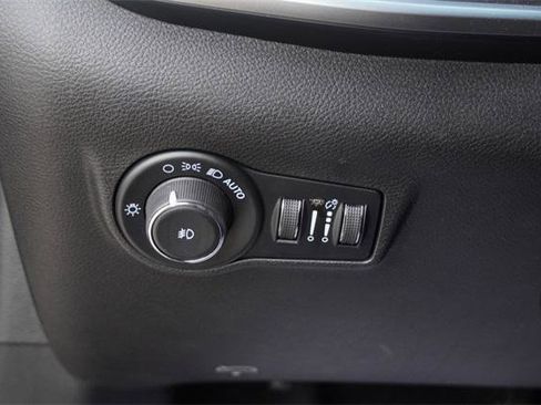 Certified 2023 Jeep Compass Latitude image 21