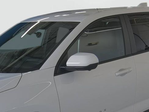 New 2027 Chevrolet Equinox LT w/ Convenience Package II FWD image 8