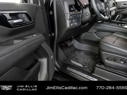 Used 2025 Chevrolet Tahoe High Country RWD image 8