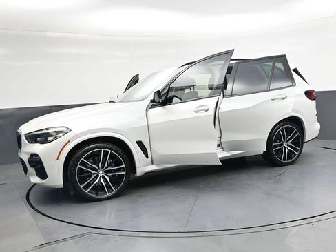 Used 2021 BMW X5 xDrive40i w/ M Sport Package AWD/4WD image 29