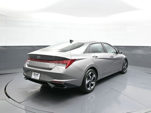 Certified 2023 Hyundai Elantra Limited w/ Preferred Accessory Package FWD image 6