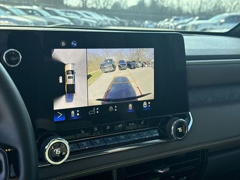 Used 2024 Chevrolet Colorado ZR2 w/ Technology Package image 17