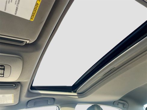 Used 2020 Toyota Camry XLE image 22