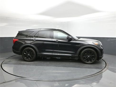 Used 2021 Ford Explorer Limited w/ Equipment Group 301A image 26