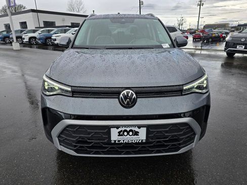 New 2026 Volkswagen Taos SE image 9