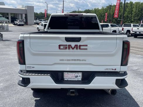 Used 2024 GMC Sierra 2500 AT4 w/ AT4 Premium Plus Package AWD/4WD image 3