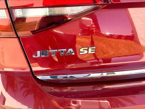 Used 2017 Volkswagen Jetta SE FWD image 8