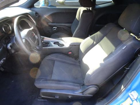 Used 2019 Dodge Challenger SXT image 11