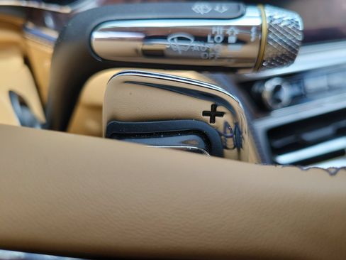 Used 2025 Bentley Flying Spur Plug-In Hybrid AWD/4WD image 63