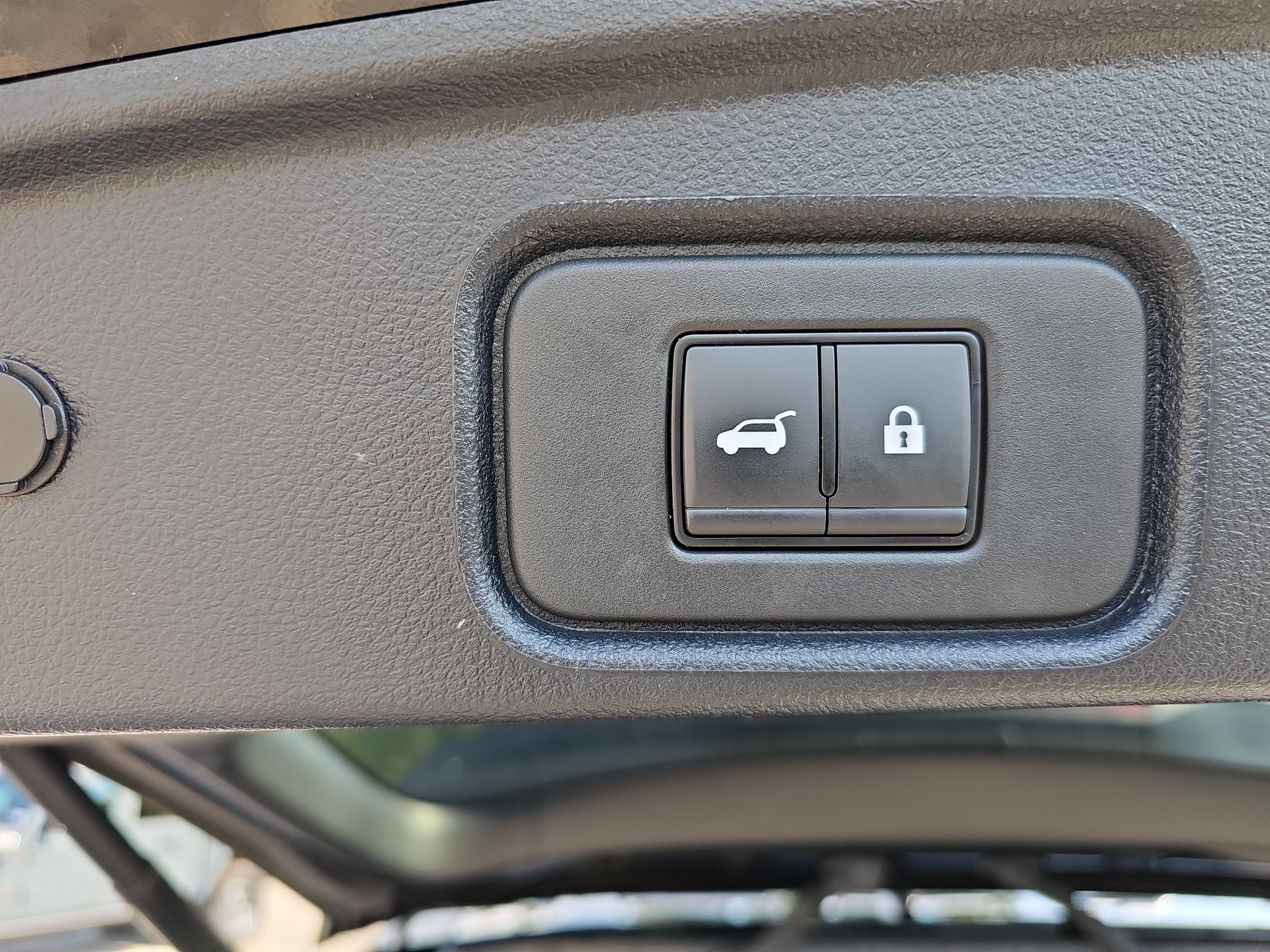 Used 2024 Nissan Pathfinder SL w/ Cargo Package FWD image 24