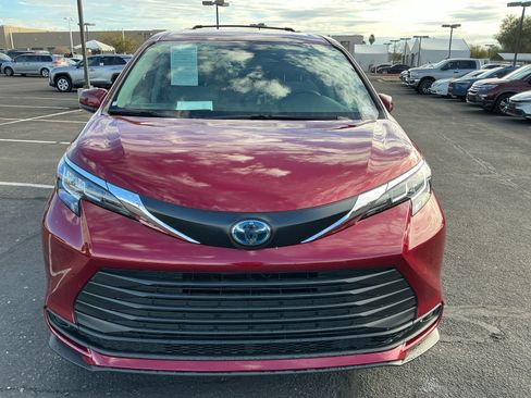 Certified 2023 Toyota Sienna LE image 21