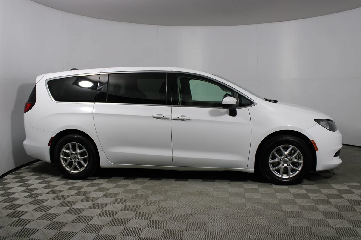Used 2023 Chrysler Voyager LX FWD image 35