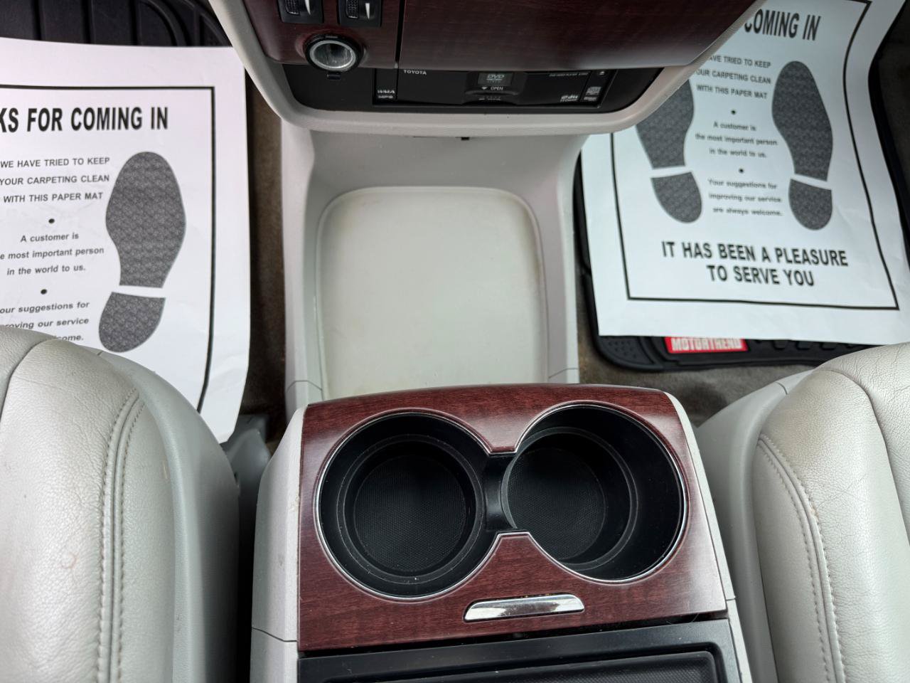 Used 2013 Toyota Sienna XLE w/ Entertainment Pkg FWD image 18