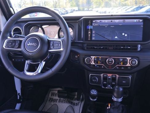 Used 2024 Jeep Wrangler High Altitude AWD/4WD image 21