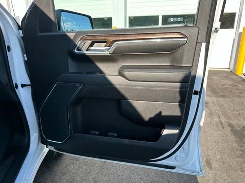 Used 2023 GMC Sierra 1500 Elevation AWD/4WD image 11