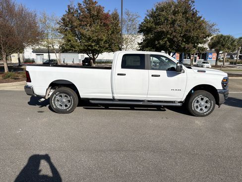 Certified 2025 RAM 2500 Big Horn AWD/4WD image 9