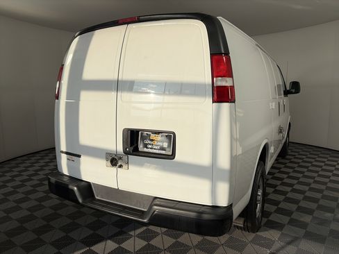 Used 2021 Chevrolet Express 2500 w/ Driver Convenience Package image 6