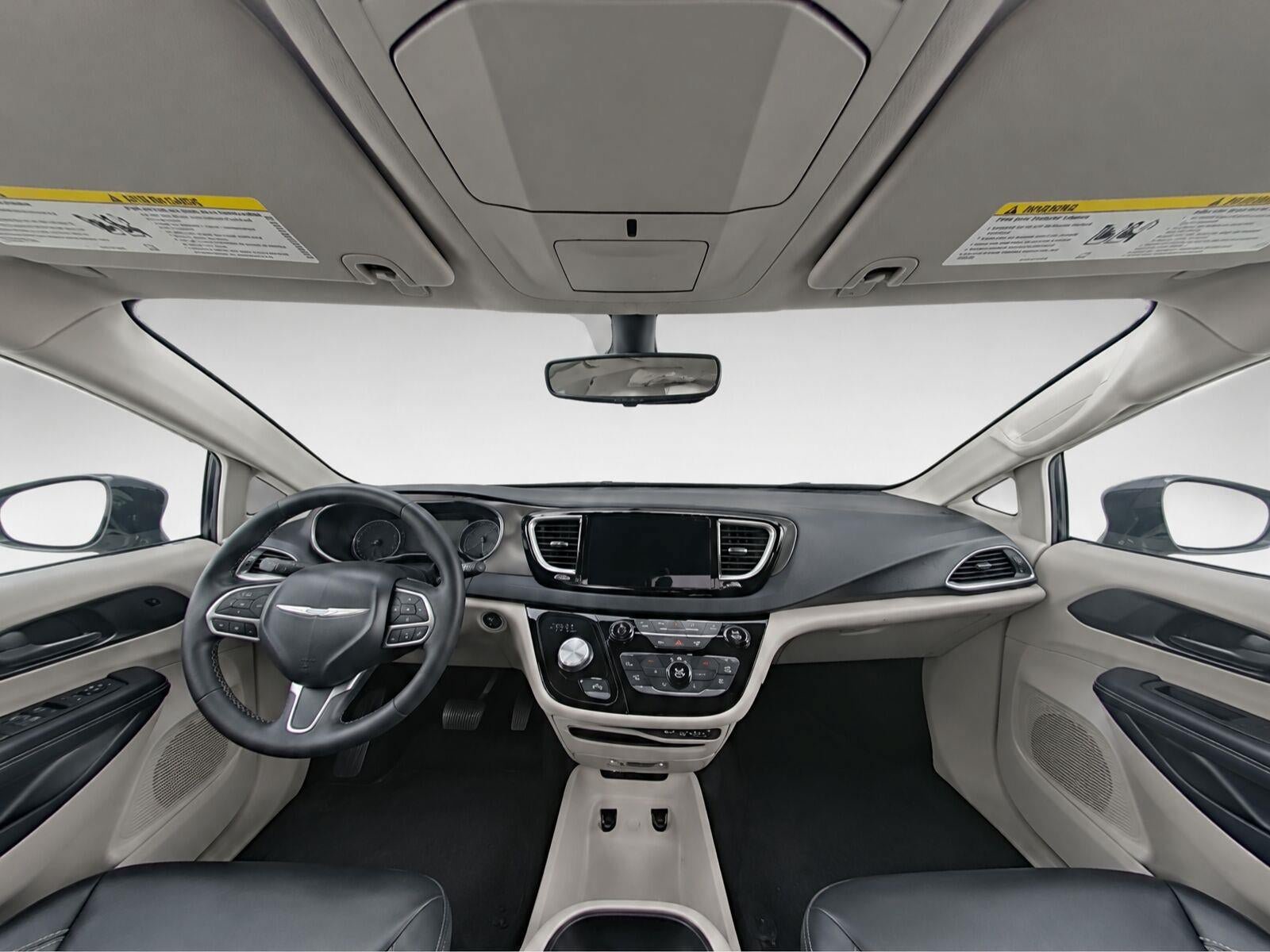 Used 2024 Chrysler Pacifica Touring-L FWD image 21