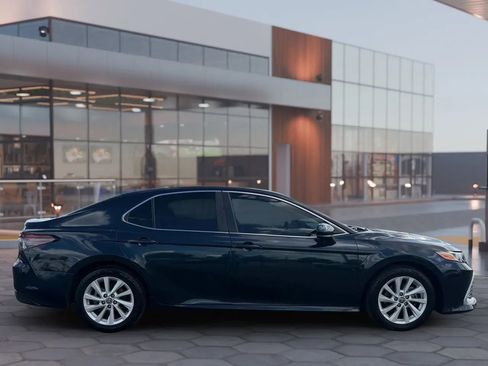 Used 2021 Toyota Camry LE w/ Carpet Mat Package (TMS) FWD image 10