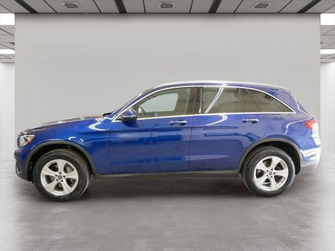 Used 2018 Mercedes-Benz GLC 300 4MATIC image 3