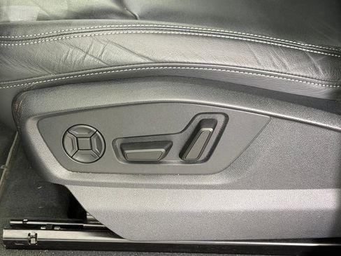 Used 2025 Audi Q7 3.0T Premium Plus image 14