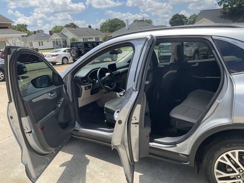 Used 2021 Ford Escape SEL FWD image 9