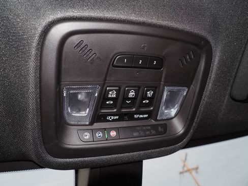 Certified 2023 Chevrolet Traverse High Country image 39