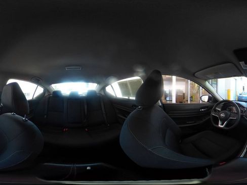 Used 2025 Nissan Altima 2.5 SV FWD image 42