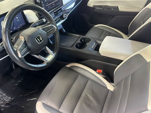 Used 2024 Honda Prologue Touring image 4