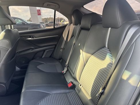 Used 2020 Toyota Camry SE image 29