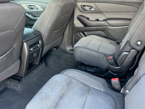 Used 2023 Chevrolet Traverse LT AWD/4WD image 9