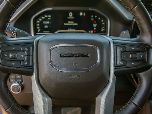 Used 2023 GMC Sierra 1500 Denali w/ Denali Reserve Package AWD/4WD image 17