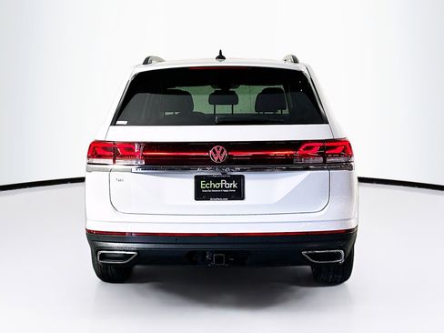 Used 2025 Volkswagen Atlas SE image 7
