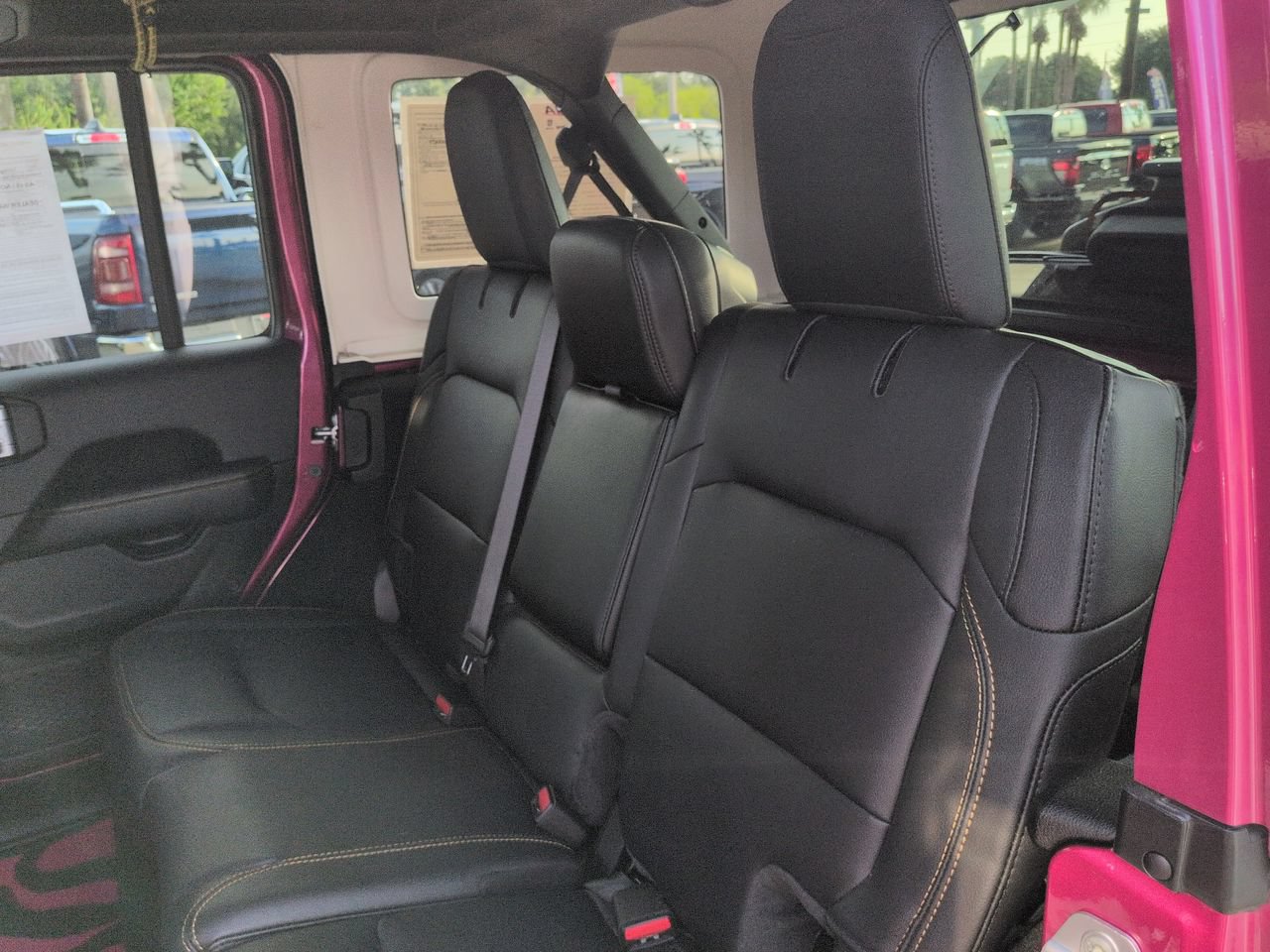 Certified 2024 Jeep Wrangler Unlimited Sahara w/ Technology Group AWD/4WD image 13
